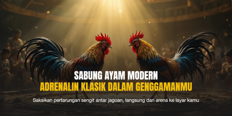 Dua ayam jago siap bertarung di arena sabung ayam dengan penonton di latar belakang dan cahaya sorot dramatis.